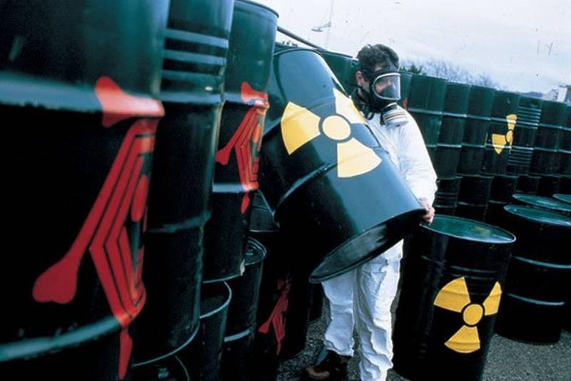 Transporte de Rejeitos Radioativos de Usinas Nucleares Piratininga - Transporte de Rejeitos Radioativos em Indústria