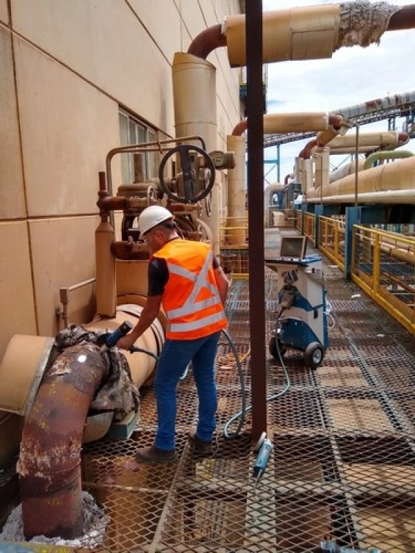 análise química de ligas in loco