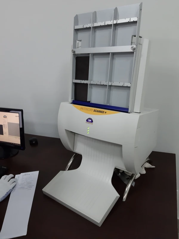 digitalização de filme radiográfico duplo