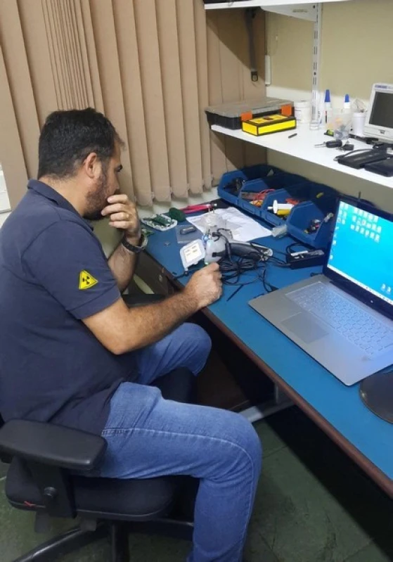 Manutenção de Espectrômetro para Fundição