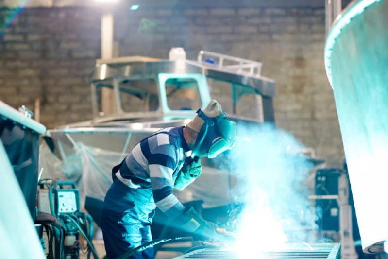 laboratório de análise química de metais preciosos